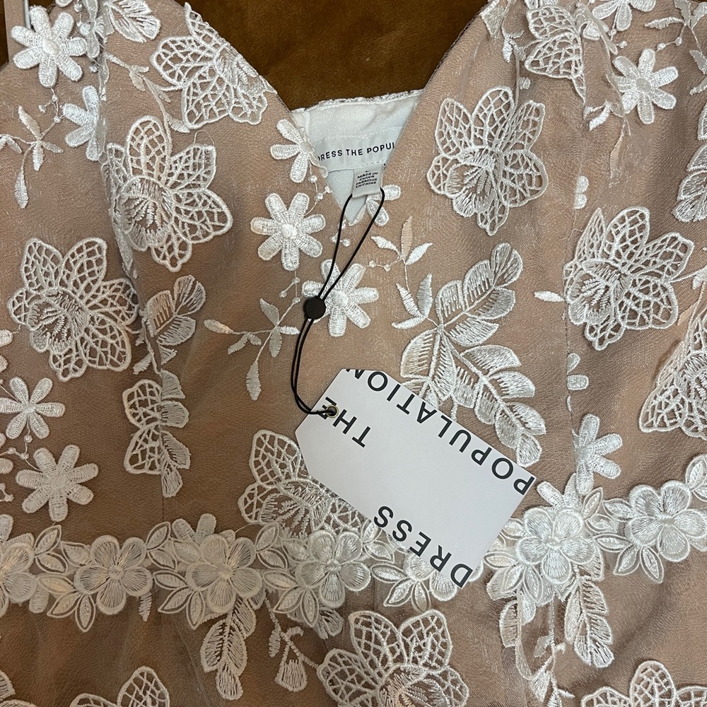 NWT Dress the Population Women's Tahani Plunge Neckline Fit and Flare Midi Dress - Picture 5 of 6